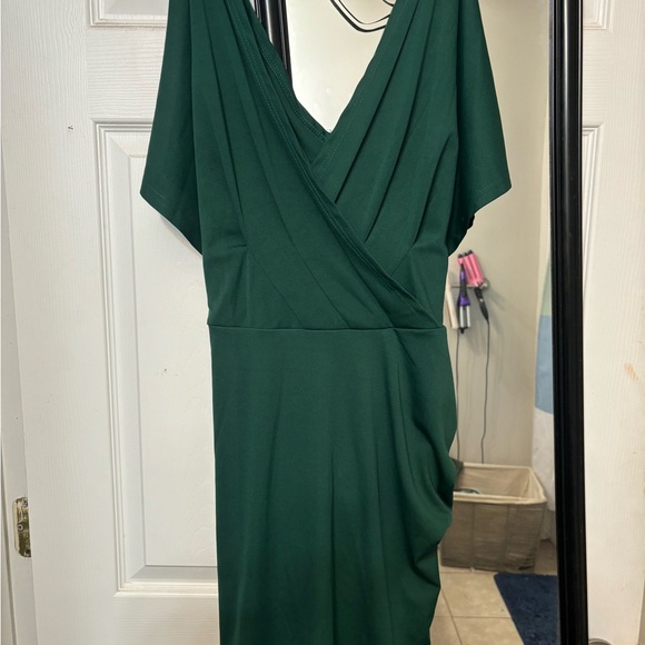 Dresses - Picture 11 of 15